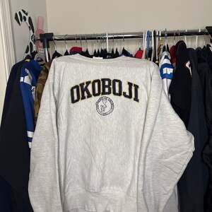 Champion Reverse Weave University of Okoboji Arch Crest Crewneck  Grey XL